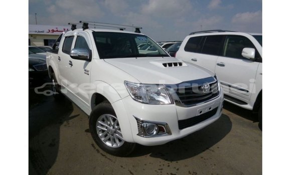 Buy Import Toyota Hilux White Car in Import - Dubai in Belait Buy Import Toyota Hilux White Car in Import - Dubai in Belait