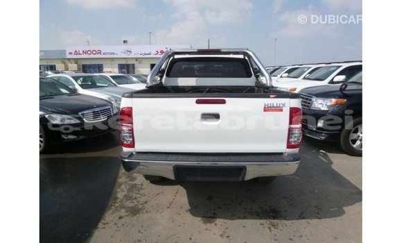 Buy Import Toyota Hilux White Car in Import - Dubai in Belait Buy Import Toyota Hilux White Car in Import - Dubai in Belait