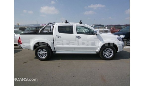 Buy Import Toyota Hilux White Car in Import - Dubai in Belait Buy Import Toyota Hilux White Car in Import - Dubai in Belait