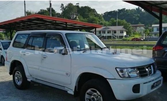 Buy Used Nissan Patrol White Car in Bandar Seri Begawan in Brunei-Muara
