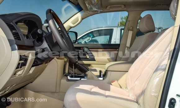 Buy Import Toyota Land Cruiser White Car in Import - Dubai in Belait Buy Import Toyota Land Cruiser White Car in Import - Dubai in Belait