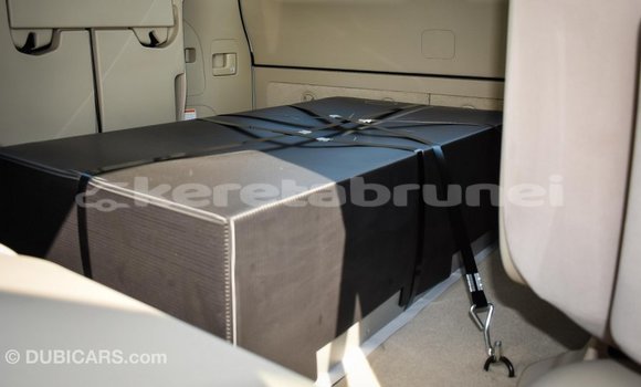 Buy Import Toyota Land Cruiser White Car in Import - Dubai in Belait Buy Import Toyota Land Cruiser White Car in Import - Dubai in Belait