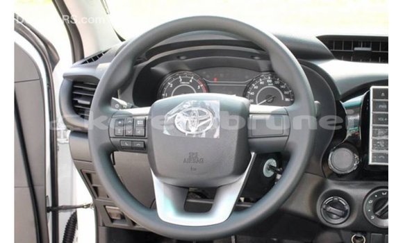 Buy Import Toyota Hilux White Car in Import - Dubai in Belait Buy Import Toyota Hilux White Car in Import - Dubai in Belait