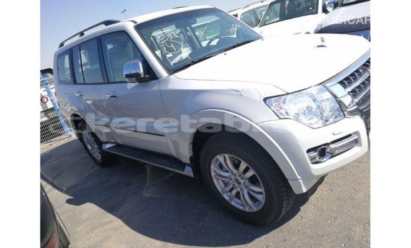 Buy Import Mitsubishi Pajero White Car in Import - Dubai in Belait Buy Import Mitsubishi Pajero White Car in Import - Dubai in Belait