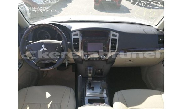 Buy Import Mitsubishi Pajero White Car in Import - Dubai in Belait Buy Import Mitsubishi Pajero White Car in Import - Dubai in Belait