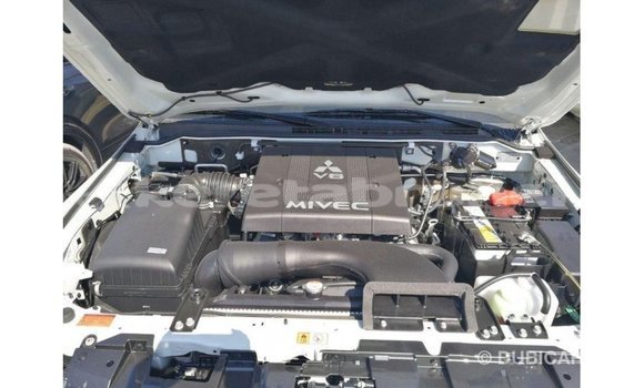Buy Import Mitsubishi Pajero White Car in Import - Dubai in Belait Buy Import Mitsubishi Pajero White Car in Import - Dubai in Belait