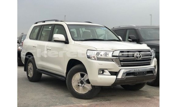 Buy Import Toyota Land Cruiser White Car in Import - Dubai in Belait Buy Import Toyota Land Cruiser White Car in Import - Dubai in Belait
