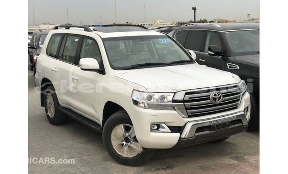 Buy Import Toyota Land Cruiser White Car in Import - Dubai in Belait Buy Import Toyota Land Cruiser White Car in Import - Dubai in Belait