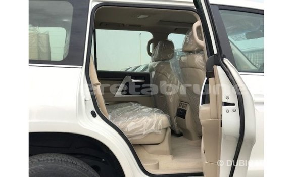 Buy Import Toyota Land Cruiser White Car in Import - Dubai in Belait Buy Import Toyota Land Cruiser White Car in Import - Dubai in Belait