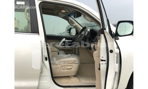 Buy Import Toyota Land Cruiser White Car in Import - Dubai in Belait Buy Import Toyota Land Cruiser White Car in Import - Dubai in Belait