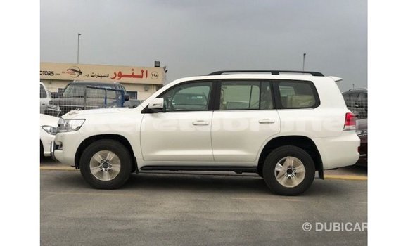 Buy Import Toyota Land Cruiser White Car in Import - Dubai in Belait Buy Import Toyota Land Cruiser White Car in Import - Dubai in Belait