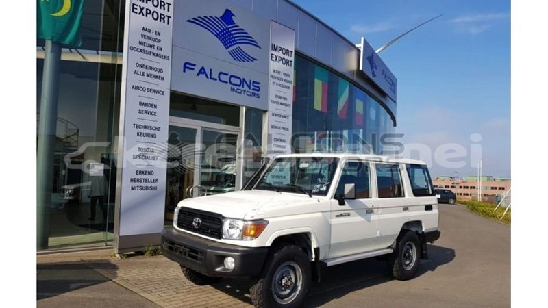 Big with watermark toyota land cruiser belait import dubai 3599