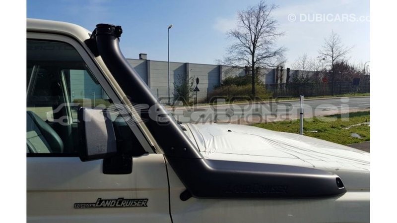 Big with watermark toyota land cruiser belait import dubai 3599