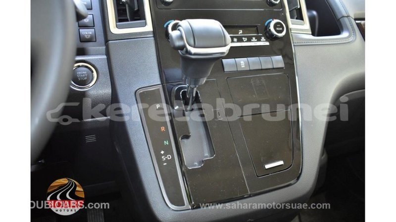 Big with watermark toyota granvia belait import dubai 3603