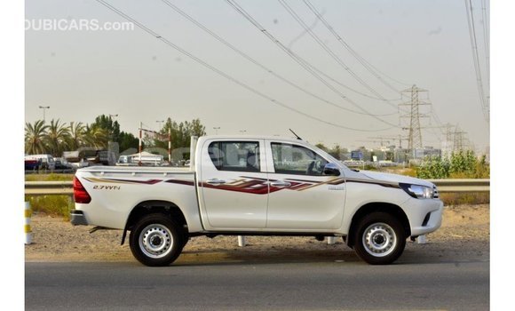 Buy Import Toyota Hilux White Car in Import - Dubai in Belait Buy Import Toyota Hilux White Car in Import - Dubai in Belait