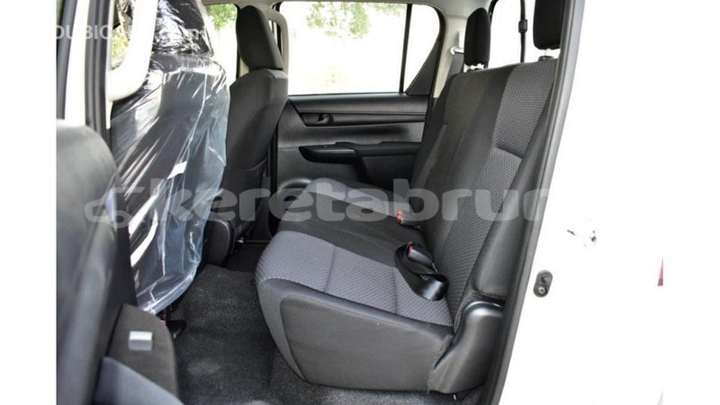 Big with watermark toyota hilux belait import dubai 3605