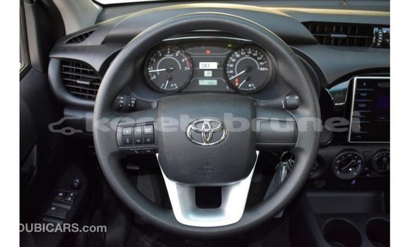 Buy Import Toyota Hilux White Car in Import - Dubai in Belait Buy Import Toyota Hilux White Car in Import - Dubai in Belait