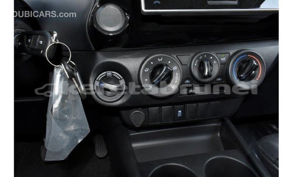 Buy Import Toyota Hilux White Car in Import - Dubai in Belait Buy Import Toyota Hilux White Car in Import - Dubai in Belait