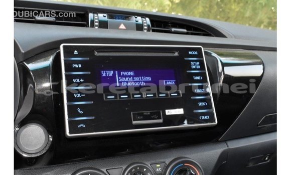 Buy Import Toyota Hilux White Car in Import - Dubai in Belait Buy Import Toyota Hilux White Car in Import - Dubai in Belait