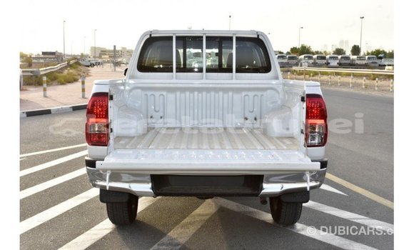 Buy Import Toyota Hilux White Car in Import - Dubai in Belait Buy Import Toyota Hilux White Car in Import - Dubai in Belait