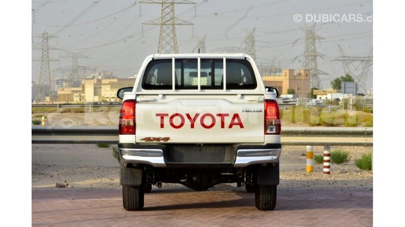Big with watermark toyota hilux belait import dubai 3605