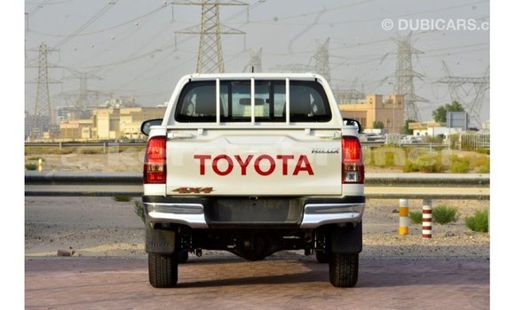 Buy Import Toyota Hilux White Car in Import - Dubai in Belait Buy Import Toyota Hilux White Car in Import - Dubai in Belait