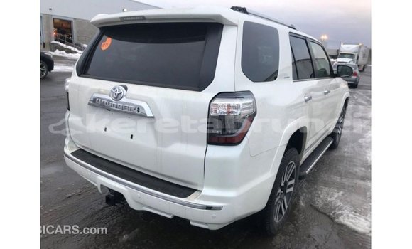 Buy Import Toyota HiAce White Truck in Import - Dubai in Belait Buy Import Toyota HiAce White Truck in Import - Dubai in Belait