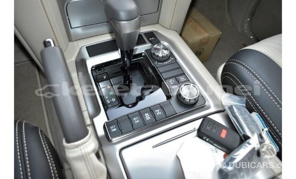 Buy Import Toyota Land Cruiser White Car in Import - Dubai in Belait Buy Import Toyota Land Cruiser White Car in Import - Dubai in Belait