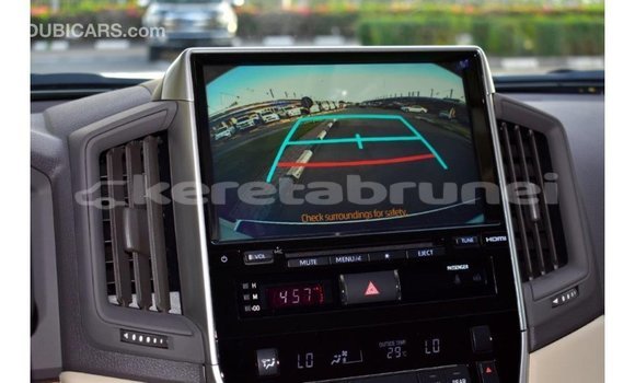 Buy Import Toyota Land Cruiser White Car in Import - Dubai in Belait Buy Import Toyota Land Cruiser White Car in Import - Dubai in Belait