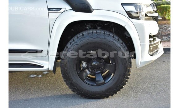Buy Import Toyota Land Cruiser White Car in Import - Dubai in Belait Buy Import Toyota Land Cruiser White Car in Import - Dubai in Belait