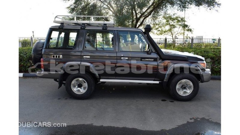 Big with watermark toyota land cruiser belait import dubai 3619