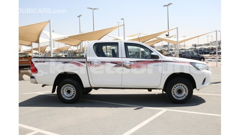 Big with watermark toyota hilux belait import dubai 3622