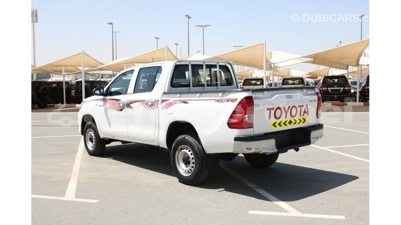 Big with watermark toyota hilux belait import dubai 3622