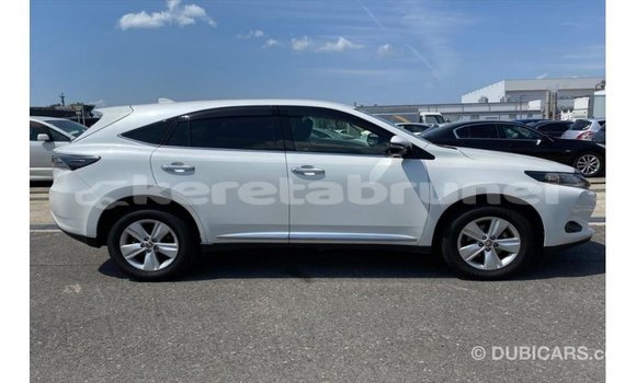 Buy Import Toyota Harrier White Car in Import - Dubai in Belait Buy Import Toyota Harrier White Car in Import - Dubai in Belait