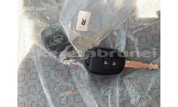 Buy Import Toyota Hiace White Car in Import - Dubai in Belait Buy Import Toyota Hiace White Car in Import - Dubai in Belait