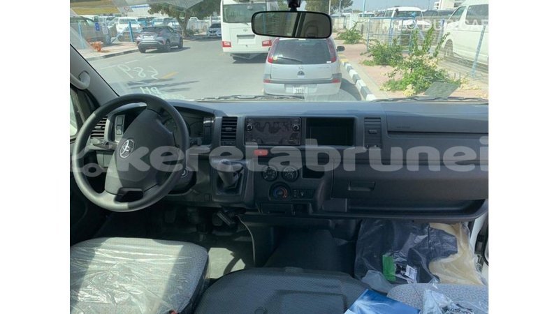 Big with watermark toyota hiace belait import dubai 3635