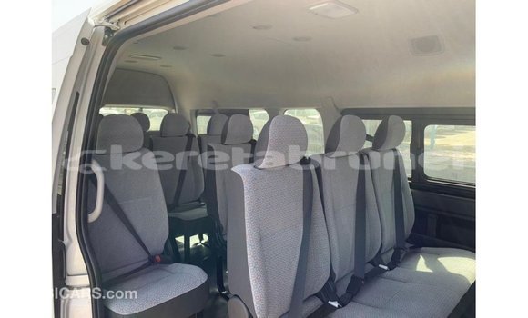 Buy Import Toyota Hiace White Car in Import - Dubai in Belait Buy Import Toyota Hiace White Car in Import - Dubai in Belait