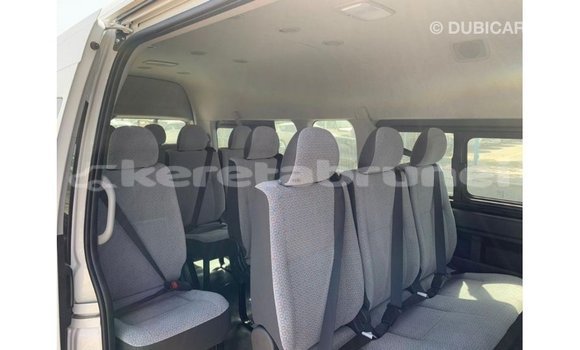 Buy Import Toyota Hiace White Car in Import - Dubai in Belait Buy Import Toyota Hiace White Car in Import - Dubai in Belait