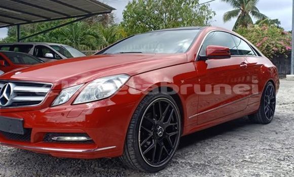 Buy Used Mercedes-Benz E-klasse Red Car in Bandar Seri Begawan in Brunei-Muara Buy Used Mercedes-Benz E-klasse Red Car in Bandar Seri Begawan in Brunei-Muara