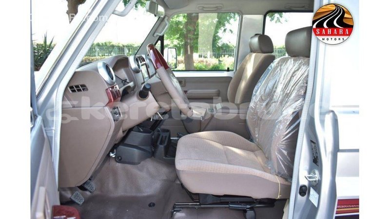 Big with watermark toyota land cruiser belait import dubai 3646