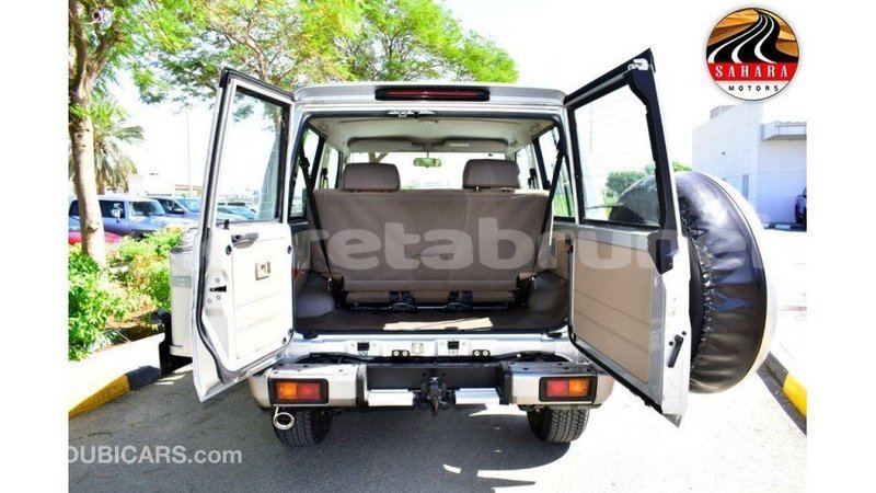 Big with watermark toyota land cruiser belait import dubai 3646