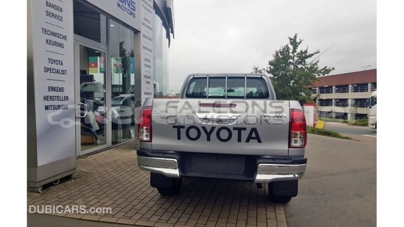 Big with watermark toyota hilux belait import dubai 3652