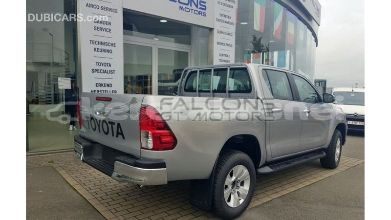 Big with watermark toyota hilux belait import dubai 3652