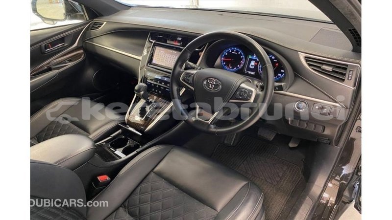 Big with watermark toyota harrier belait import dubai 3658