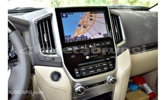 Buy Import Toyota Land Cruiser White Car in Import - Dubai in Belait Buy Import Toyota Land Cruiser White Car in Import - Dubai in Belait