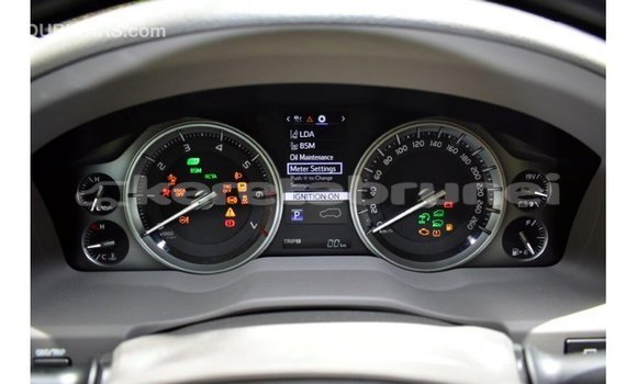 Buy Import Toyota Land Cruiser White Car in Import - Dubai in Belait Buy Import Toyota Land Cruiser White Car in Import - Dubai in Belait