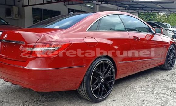 Buy Used Mercedes-Benz E-klasse Red Car in Bandar Seri Begawan in Brunei-Muara Buy Used Mercedes-Benz E-klasse Red Car in Bandar Seri Begawan in Brunei-Muara