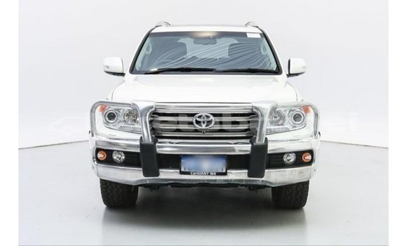 Buy Import Toyota Land Cruiser White Car in Import - Dubai in Belait Buy Import Toyota Land Cruiser White Car in Import - Dubai in Belait