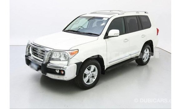 Buy Import Toyota Land Cruiser White Car in Import - Dubai in Belait Buy Import Toyota Land Cruiser White Car in Import - Dubai in Belait