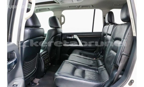 Buy Import Toyota Land Cruiser White Car in Import - Dubai in Belait Buy Import Toyota Land Cruiser White Car in Import - Dubai in Belait
